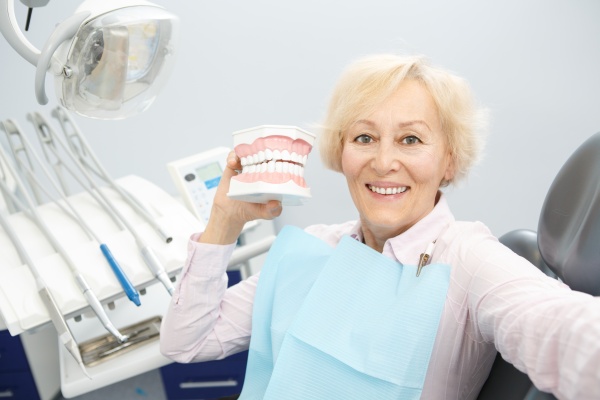 What are Popular Materials for Making Dentures?
